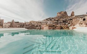 Millstone Cave Suites Hotel